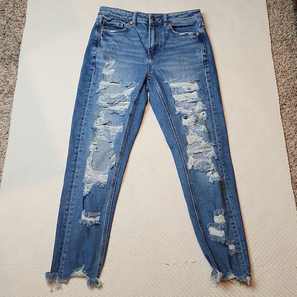 American Eagle‎ Distressed High Rise Mom Jean Size 4 - Picture 2 of 9